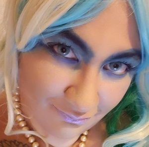 Meet your Posher, Kaela